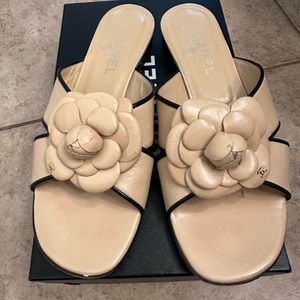Pre-owned Chanel sandals size 38